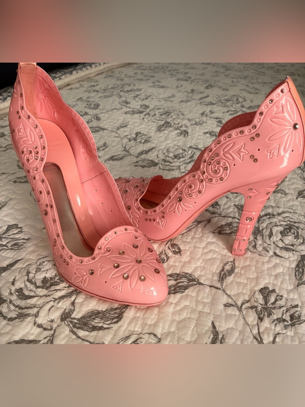 Never worn-no box-runs small
Dolce & Gabbana Pink Embellished Cutout High Heels - Picture 2 of 3